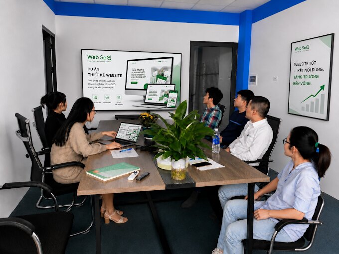 Buổi họp dự án thiết kế website chuẩn SEO của Công ty WebSEO